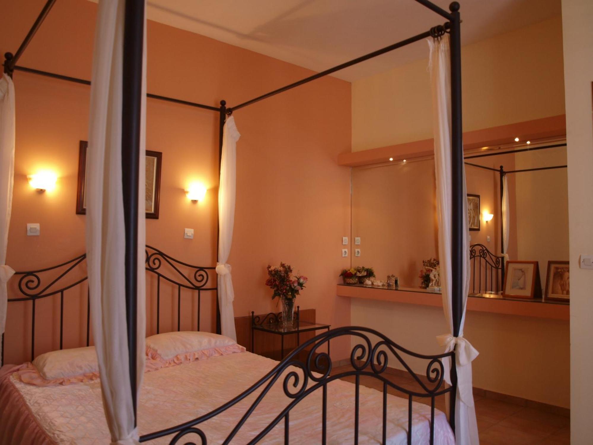 Εlegant Villa Liakos Pigí Pokoj fotografie